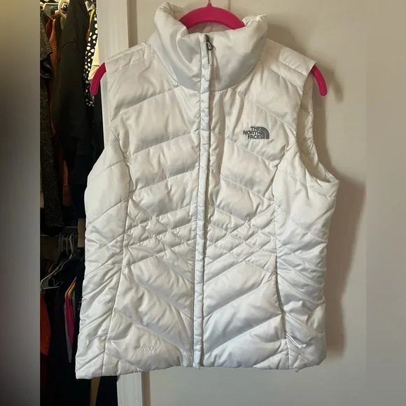 The North Face White Puffer Vest Size Medium - Picture 8 of 13